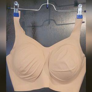 EVELYN & BOBBIE IYKYK!Wireless Nude Bra